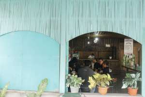 Suasana di dalam warung Soto Tamansari