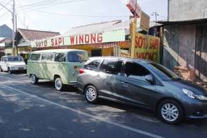 Tampak luar warung soto sapi Winong