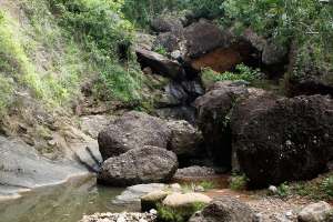 Grojogan Sewu Watu yang sedang kering 