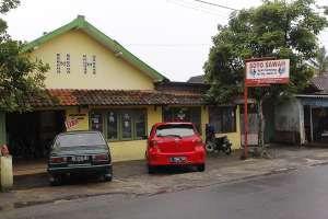 Tampilan luar warung soto sawah di Soragan 