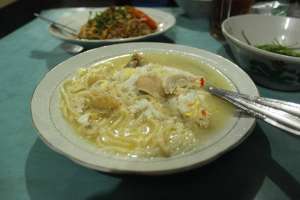 Bakmi godog di warung bakmi Pele yang jadi favorit pengunjung