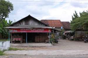 Tampak muka bangunan warung soto sapi Gumyak Kang Kasidi