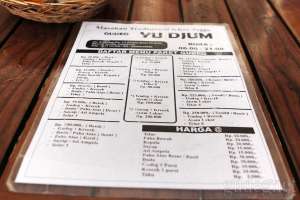 Daftar harga makanan dan minuman di Gudeg Yu Djum Bandara Adisucipto
