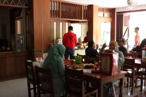 Suasana di Gudeg Yu Djum Bandara Adisutjipto