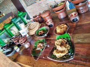 Menu lauk di Cengkir Heritage Resto and Coffee
