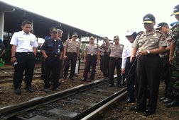 Kapolda DIY Cek Jalur Kereta Api, Bermasalahkan? Kapolda DIY Cek Jalur Kereta Api, Bermasalahkan?