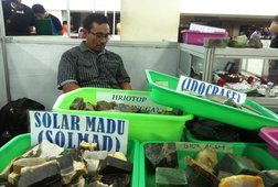 Agar Tidak Tertipu Batu Mulia Palsu Agar Tidak Tertipu Batu Mulia Palsu