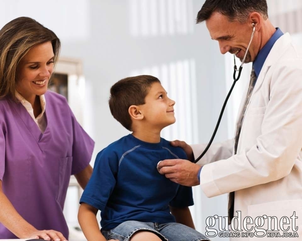 Begini Atasi Trauma Anak Pada Dokter Yang Perlu Anda Tahu Begini Atasi Trauma Anak Pada Dokter Yang Perlu Anda Tahu
