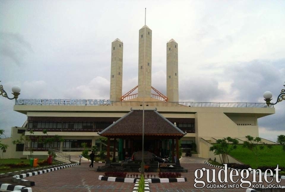 Grha Tama Pustaka Siap Terima Tenaga Honorer Grha Tama Pustaka Siap Terima Tenaga Honorer