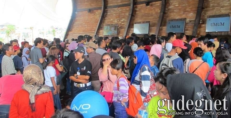 Jogja Bay Membludag, Pengunjung Antri Hingga 1 Jam Jogja Bay Membludag, Pengunjung Antri Hingga 1 Jam