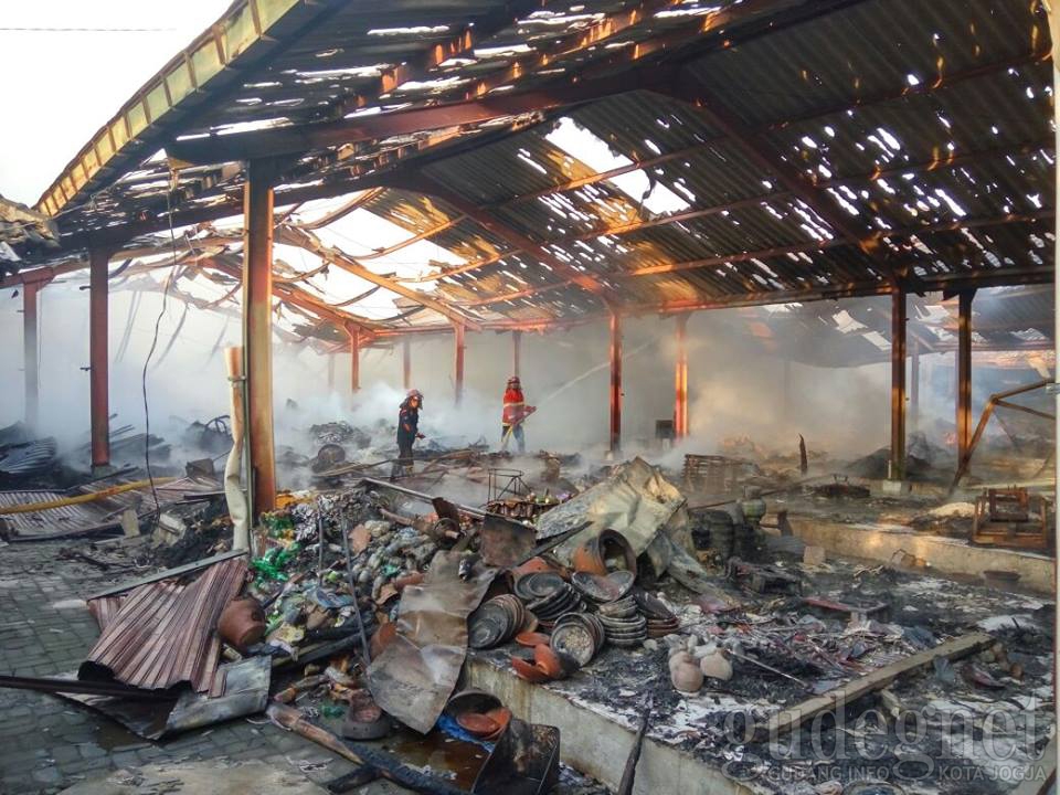 Hampir 100 Persen, Pasar Bendungan Kulon Progo Terbakar Hampir 100 Persen, Pasar Bendungan Kulon Progo Terbakar