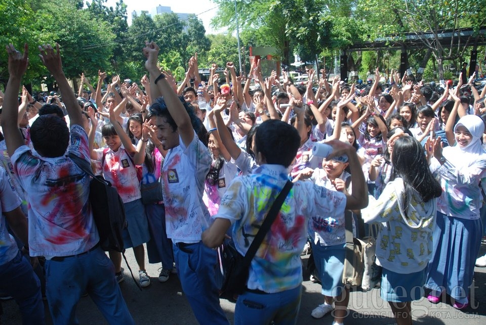 4 Alasan Kenapa Kamu Harus Kuliah di Sekolah Vokasi 4 Alasan Kenapa Kamu Harus Kuliah di Sekolah Vokasi