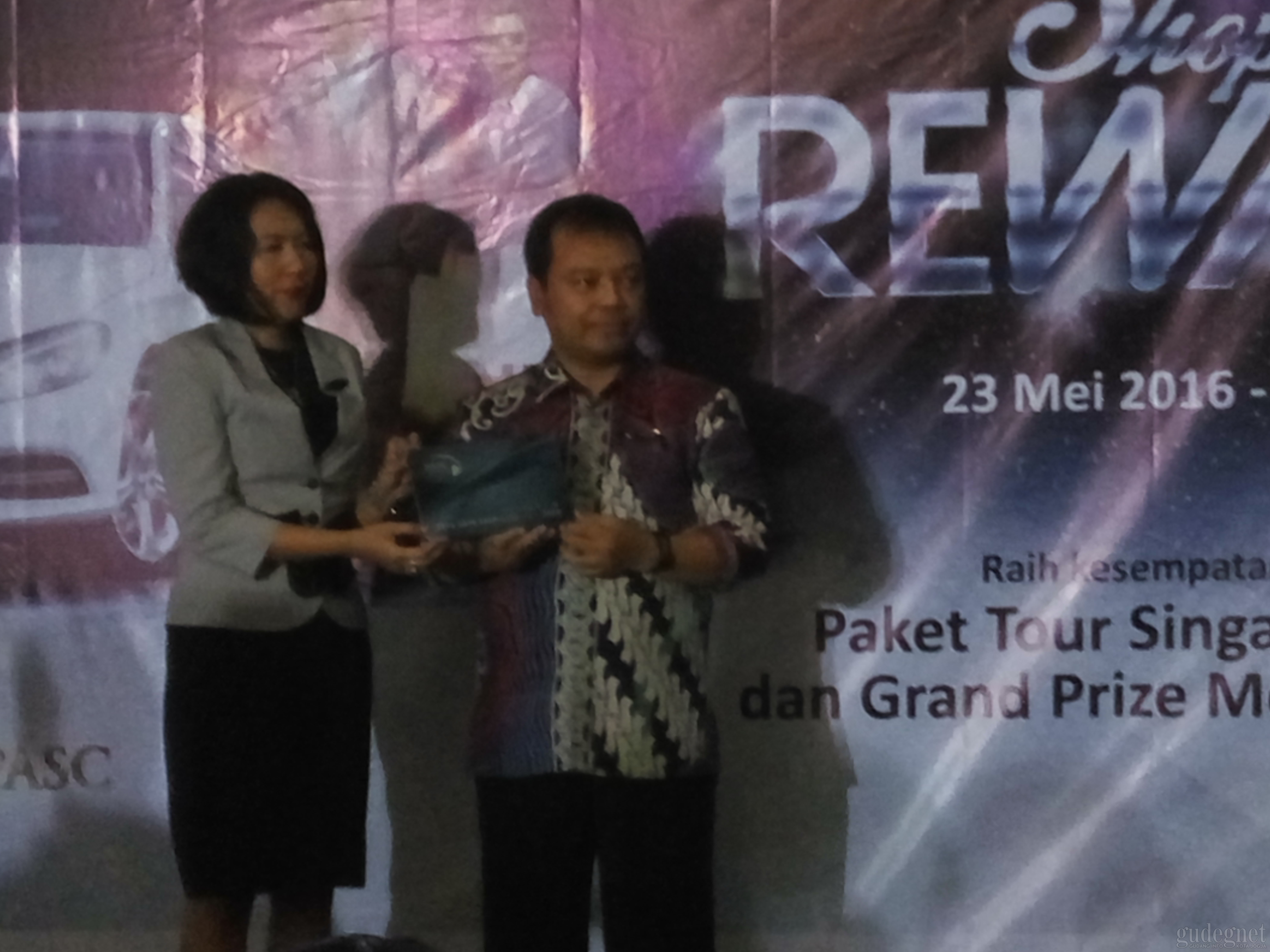 Launching  Program  Shoptacular  Reward Plaza Ambarrukmo  Grand  Prize Mercedes &ndash; Benz c200 Periode  23 mei  2016 &ndash; 4 maret  2017