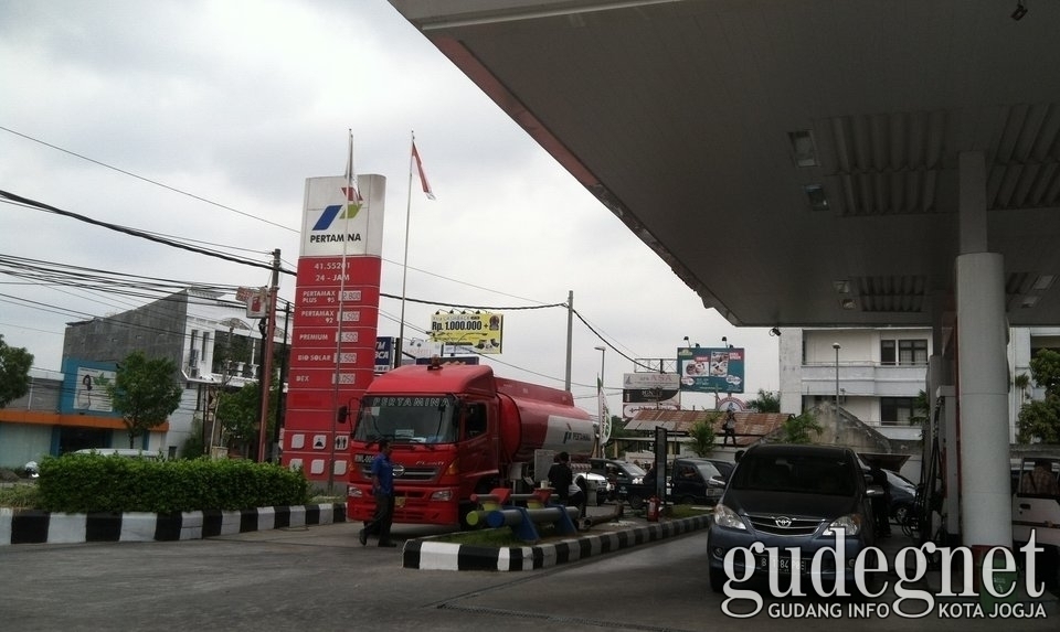 Premium Mulai Langka di Yogyakarta, Benar Bakal Dihapus? Premium Mulai Langka di Yogyakarta, Benar Bakal Dihapus?