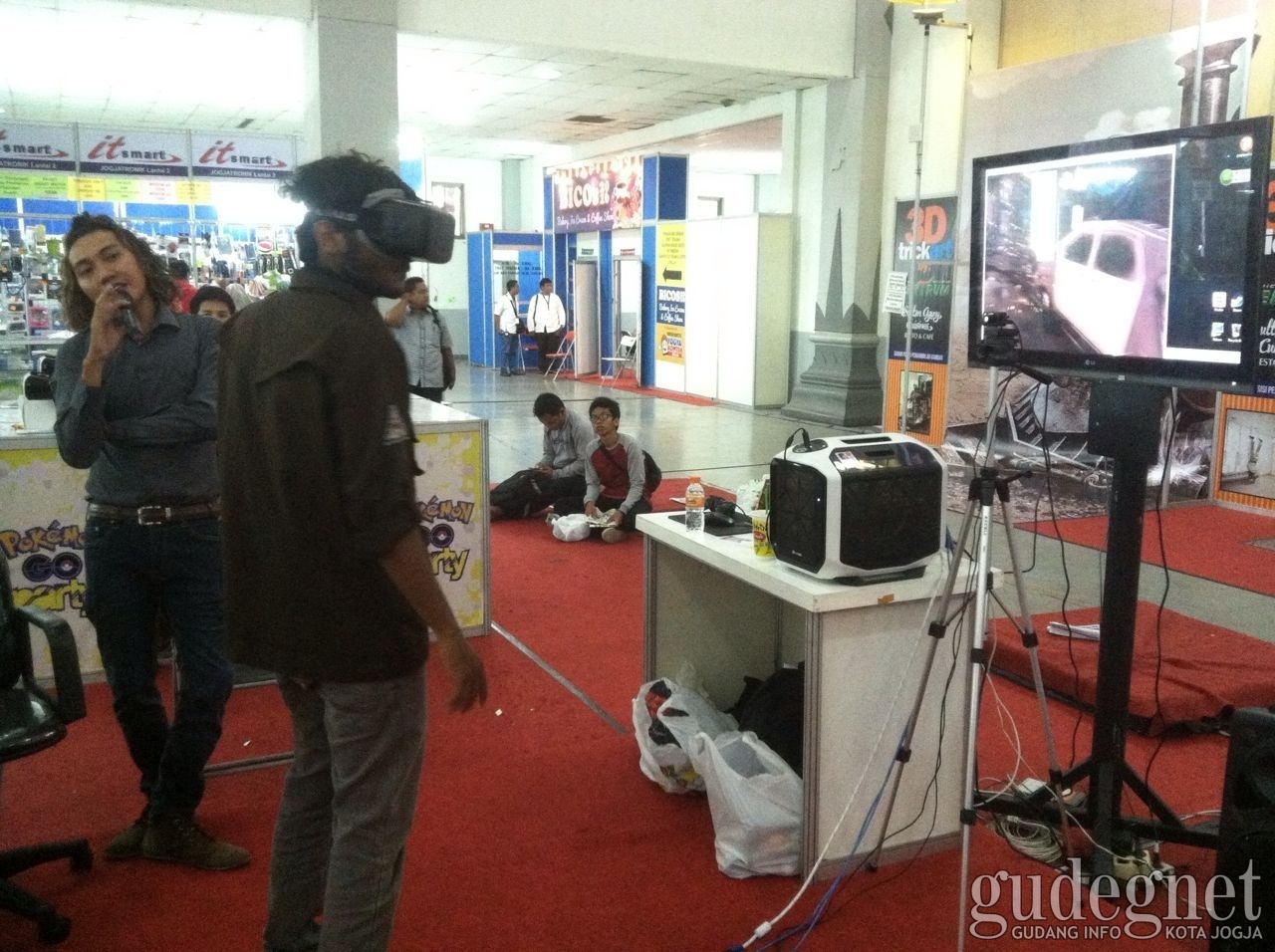 Potensi Bisnis di Balik Virtual Reality Potensi Bisnis di Balik Virtual Reality