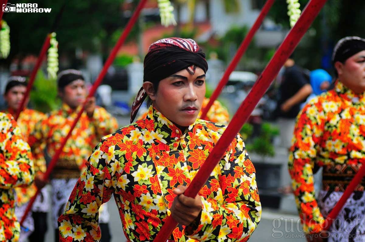 Akhir Pekan, Nikmati Saja Kirab Prajurit Bregada Akhir Pekan, Nikmati Saja Kirab Prajurit Bregada
