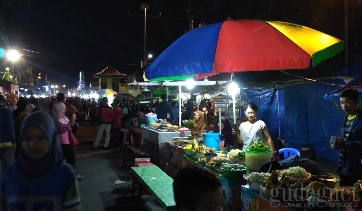 Makanan Ini Cuma ada di Sekaten, Berani Coba? Makanan Ini Cuma ada di Sekaten, Berani Coba?