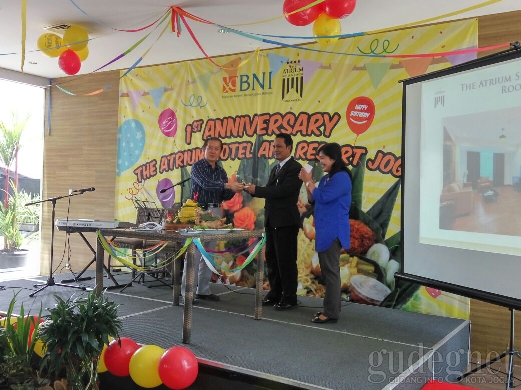Ulang tahun Ke-1,The Atrium Hotel & Resort Adakan Bakti sosial Ke Panti Asuhan Ulang tahun Ke-1,The Atrium Hotel & Resort Adakan Bakti sosial Ke Panti Asuhan