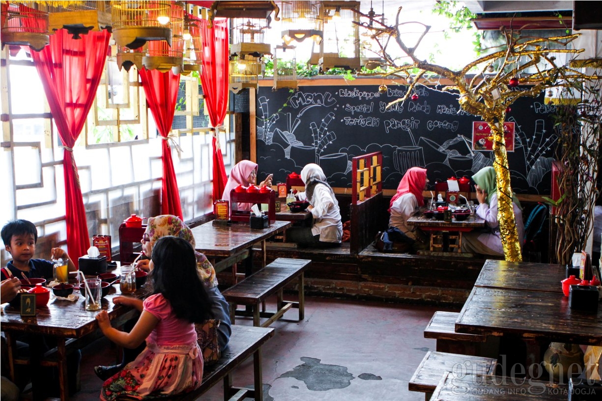 Nikmati Rasa dan Suasana Oriental di Yamie Panda Nikmati Rasa dan Suasana Oriental di Yamie Panda