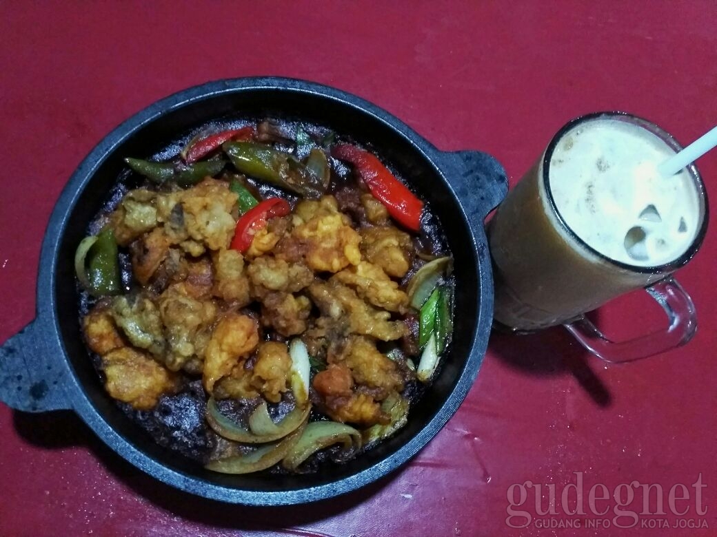 Hotplate Sea Food ala Qimi Jadi Buruan Pelanggan Hotplate Sea Food ala Qimi Jadi Buruan Pelanggan