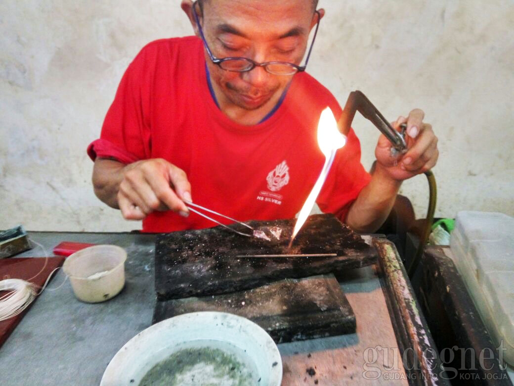 Kerajinan Perak Kotagede, Alternatif Oleh-oleh Khas Jogja Kerajinan Perak Kotagede, Alternatif Oleh-oleh Khas Jogja