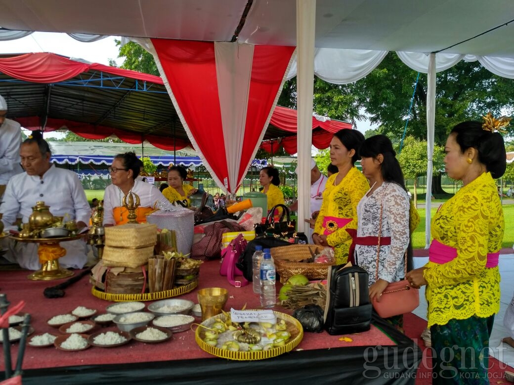 â â â Tawur Agung Kesanga di Candi Prambanan â â â Tawur Agung Kesanga di Candi Prambanan