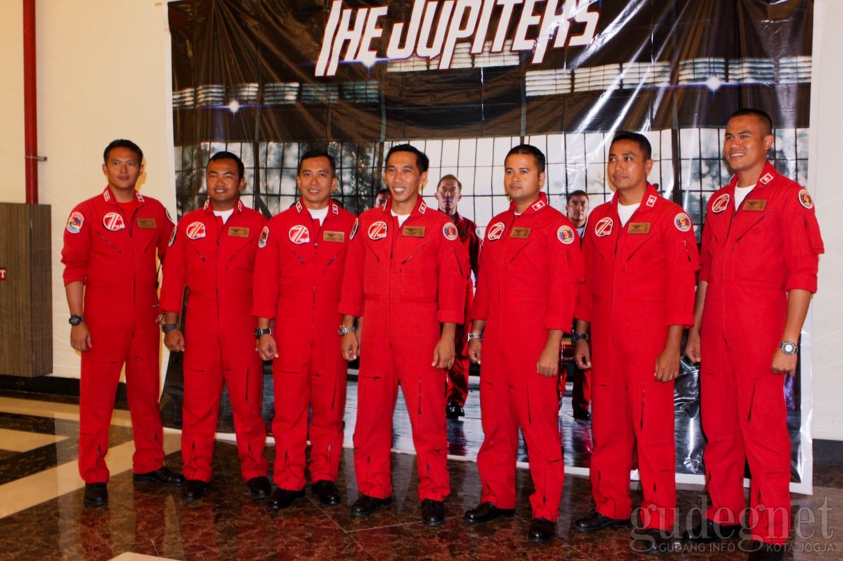 Tim Aerobatik Jupiter Siap Membelah Langit Jogja Tim Aerobatik Jupiter Siap Membelah Langit Jogja