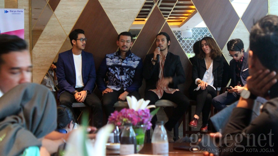 Dari Film Filosofi Kopi Menuju Kedai Sungguhan Dari Film Filosofi Kopi Menuju Kedai Sungguhan