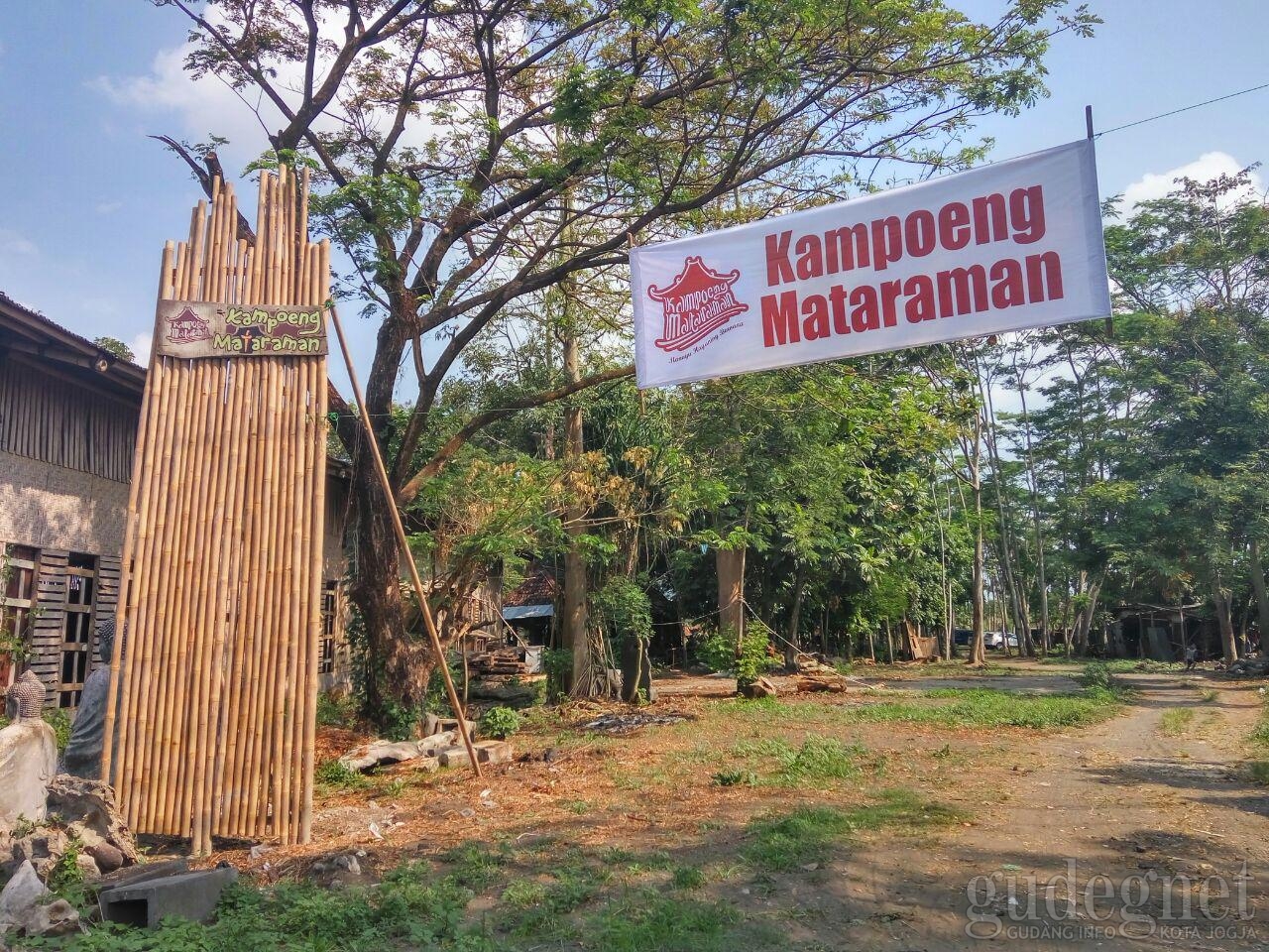 Suasana Tempo Dulu di Kampoeng Mataraman Suasana Tempo Dulu di Kampoeng Mataraman
