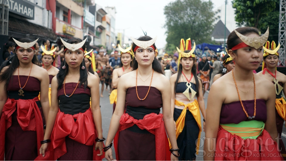 Sore Pawai FKY, Malam Lanjut Pembukaan Pasar Seni Sore Pawai FKY, Malam Lanjut Pembukaan Pasar Seni