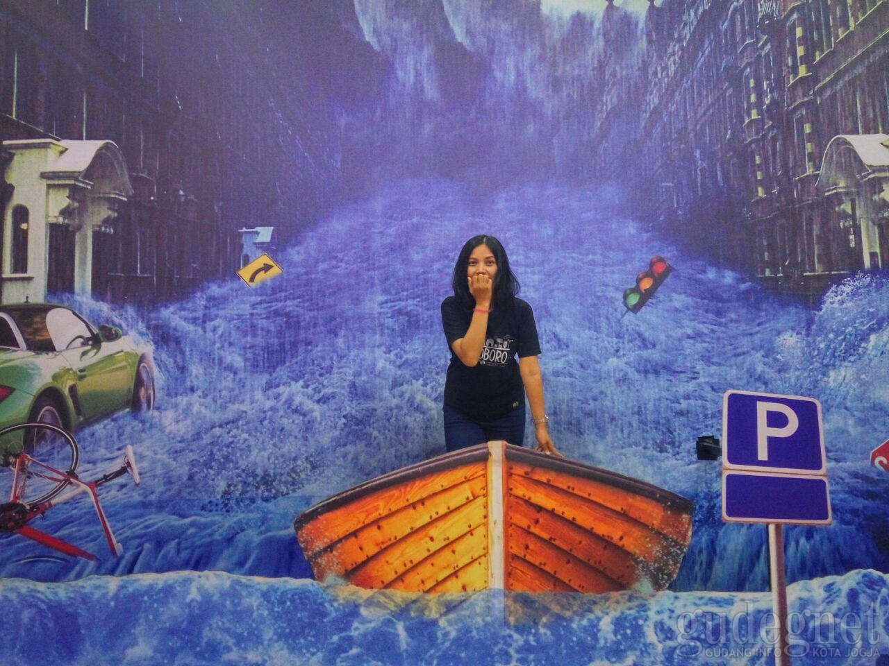 Berfoto Hingga Puas di De Mata dan De Arca Berfoto Hingga Puas di De Mata dan De Arca