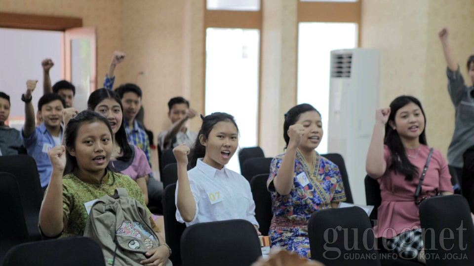 Komunikasi UGM Gelar Lomba Kreasi SMA Tingkat Nasional Komunikasi UGM Gelar Lomba Kreasi SMA Tingkat Nasional
