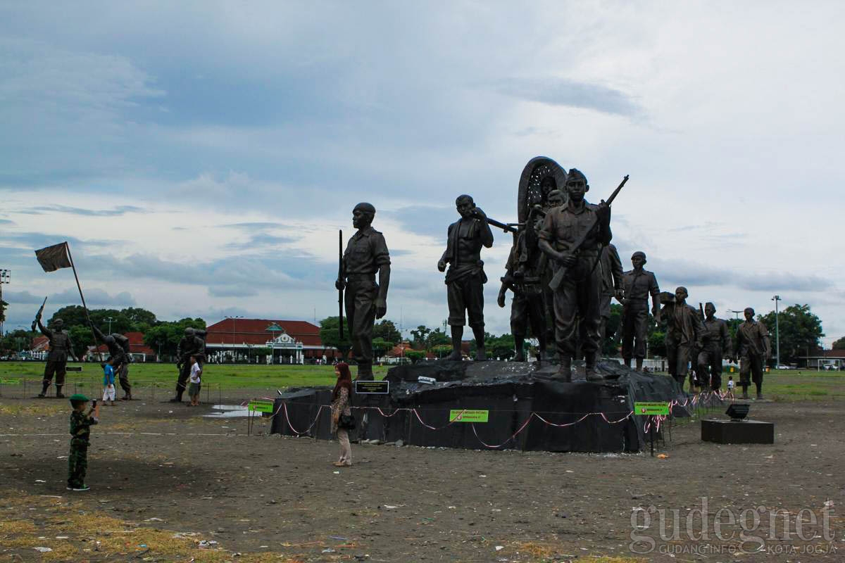 Patung-patung Patriotik di Pameran Menandai Indonesia