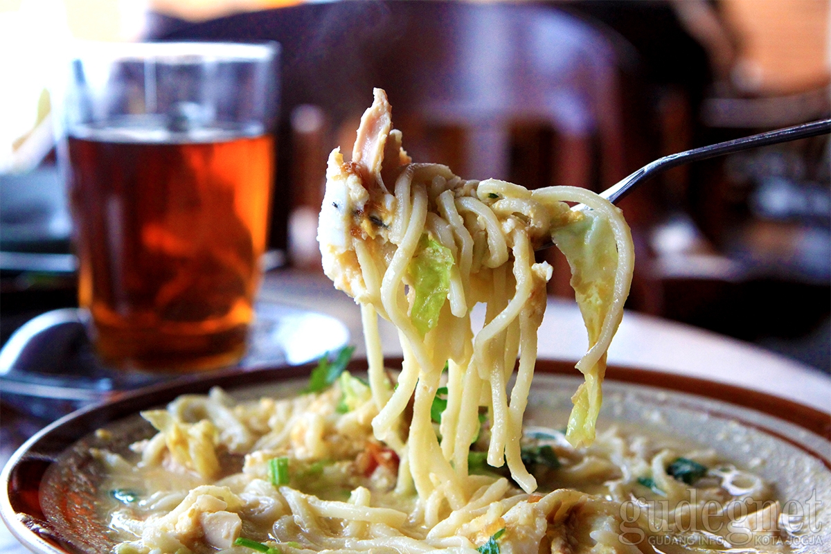 Ada Bakmi Mbah Mo di Teras Jawa Ada Bakmi Mbah Mo di Teras Jawa