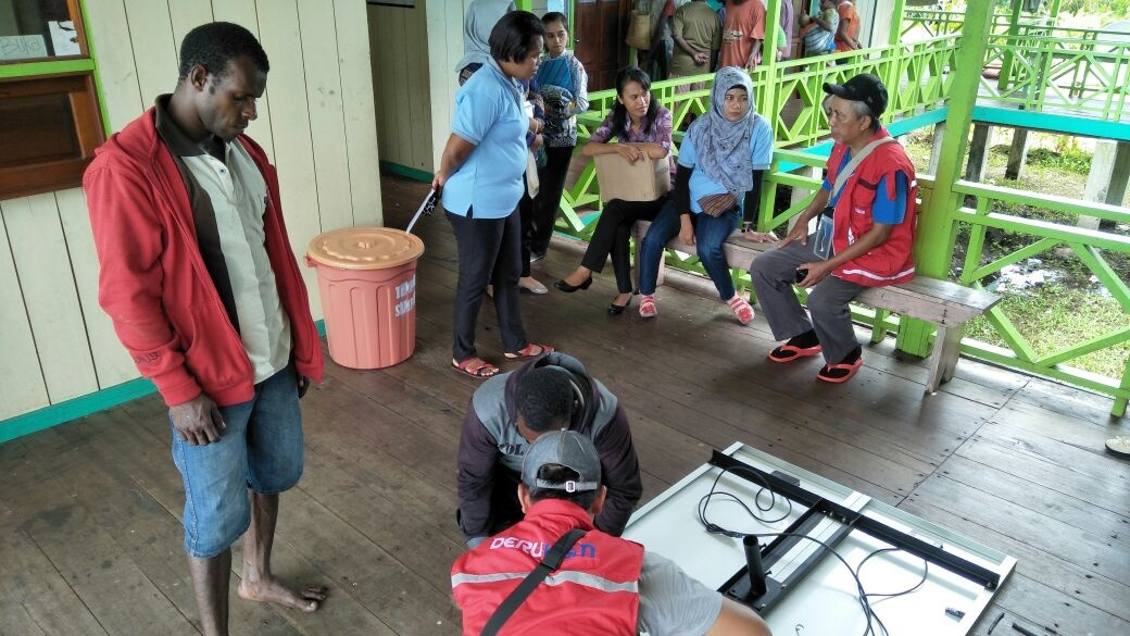 UGM Kirim Tim DERU untuk Tangani Gizi Buruk di Asmat UGM Kirim Tim DERU untuk Tangani Gizi Buruk di Asmat