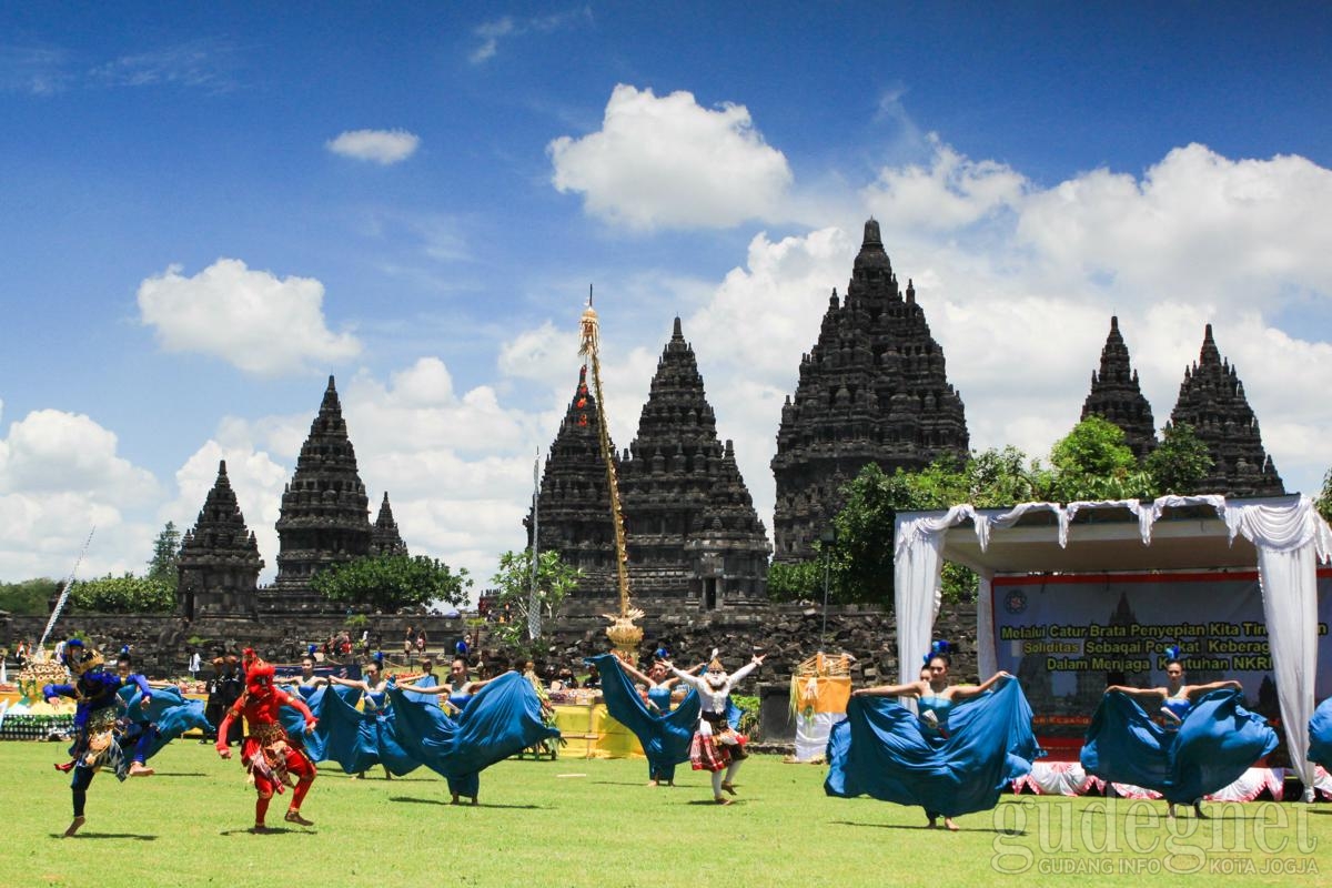 Tawur Agung Digelar di Pelataran Wisnu Mandala Candi Prambanan Tawur Agung Digelar di Pelataran Wisnu Mandala Candi Prambanan