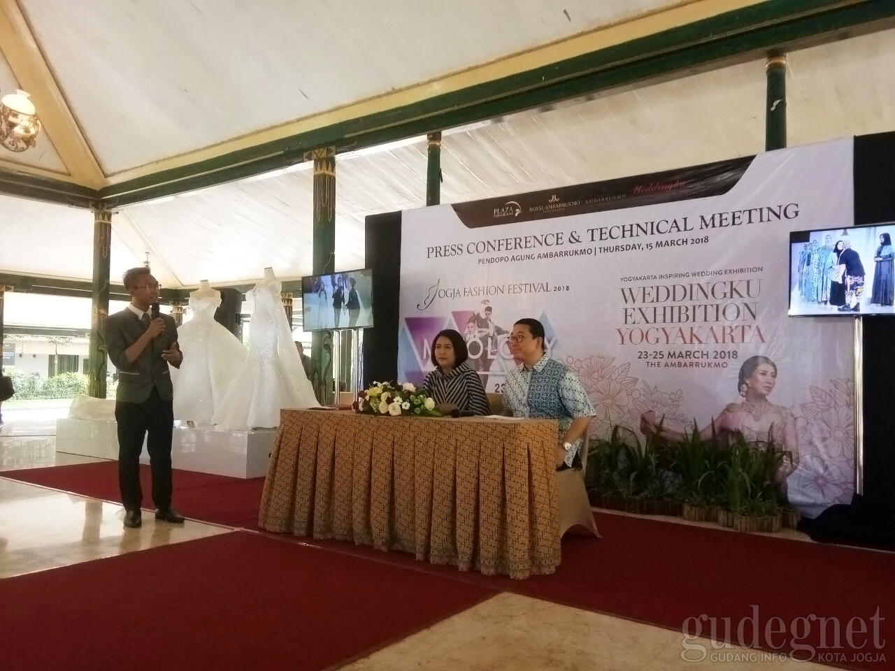 Pameran Akbar Weddingku Exhibition Yogyakarta Menampilkan Anne Avantie Pameran Akbar Weddingku Exhibition Yogyakarta Menampilkan Anne Avantie