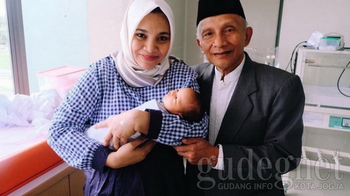 I am Sarahza, Kado Hanum Rais Untuk Ayah I am Sarahza, Kado Hanum Rais Untuk Ayah
