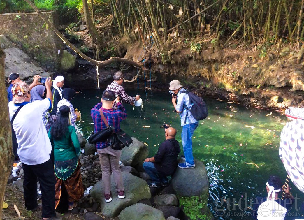 Merti Sumber Dilangsungkan di Blue Lagoon Sleman Merti Sumber Dilangsungkan di Blue Lagoon Sleman