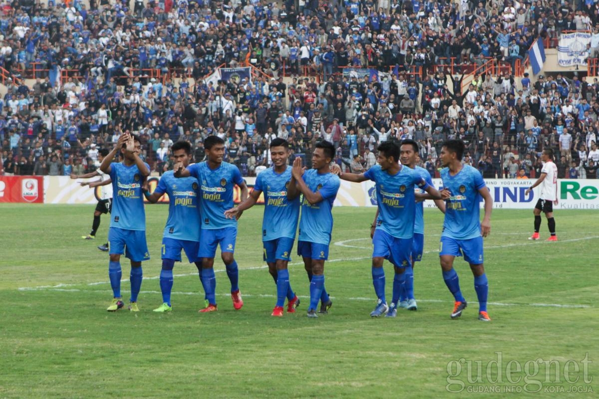 Lanjutan Liga 2, PSIM Tundukkan Persiba Balikpapan 2-1 Lanjutan Liga 2, PSIM Tundukkan Persiba Balikpapan 2-1