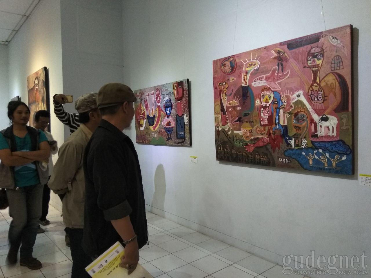 Melihat Sifat Binatang Pada Manusia di Pameran Instink Melihat Sifat Binatang Pada Manusia di Pameran Instink