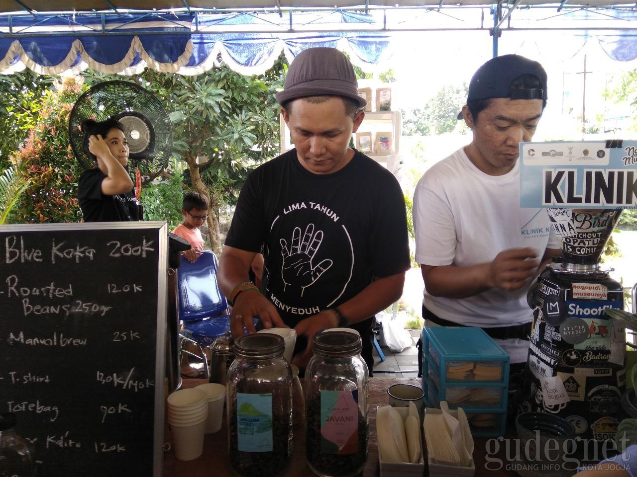 1045 Pengunjung Padati Event Ngopi di Museum Sandi 1045 Pengunjung Padati Event Ngopi di Museum Sandi