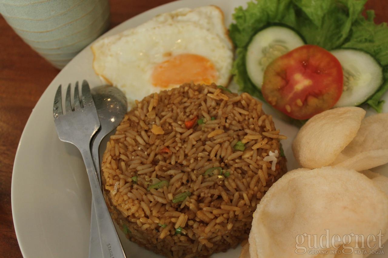 Kang Mas Wakas, dari Nasi Goreng Kambing Hingga Sate Taichan Kang Mas Wakas, dari Nasi Goreng Kambing Hingga Sate Taichan