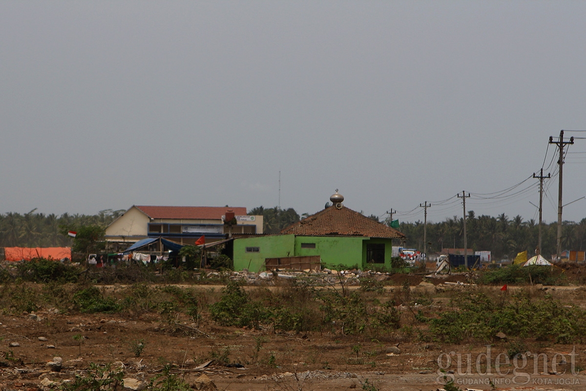 Masjid di Tengah Mega Proyek NYIA Masjid di Tengah Mega Proyek NYIA