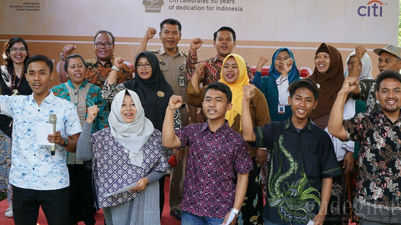 Kita Muda Kreatif Deklarasikan Ini Saat Hari Batik Nasional Kita Muda Kreatif Deklarasikan Ini Saat Hari Batik Nasional