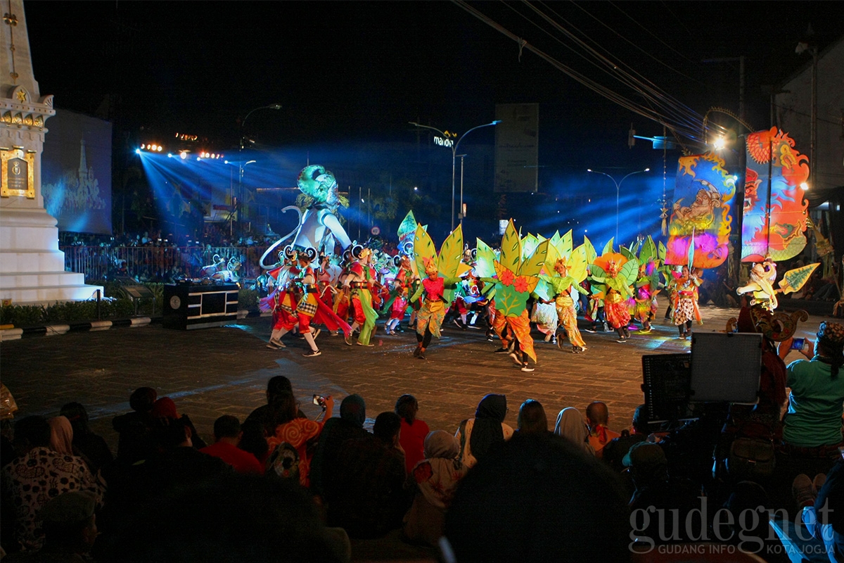 Wayang Jogja Night Carnival, Tugu Lautan Manusia Wayang Jogja Night Carnival, Tugu Lautan Manusia