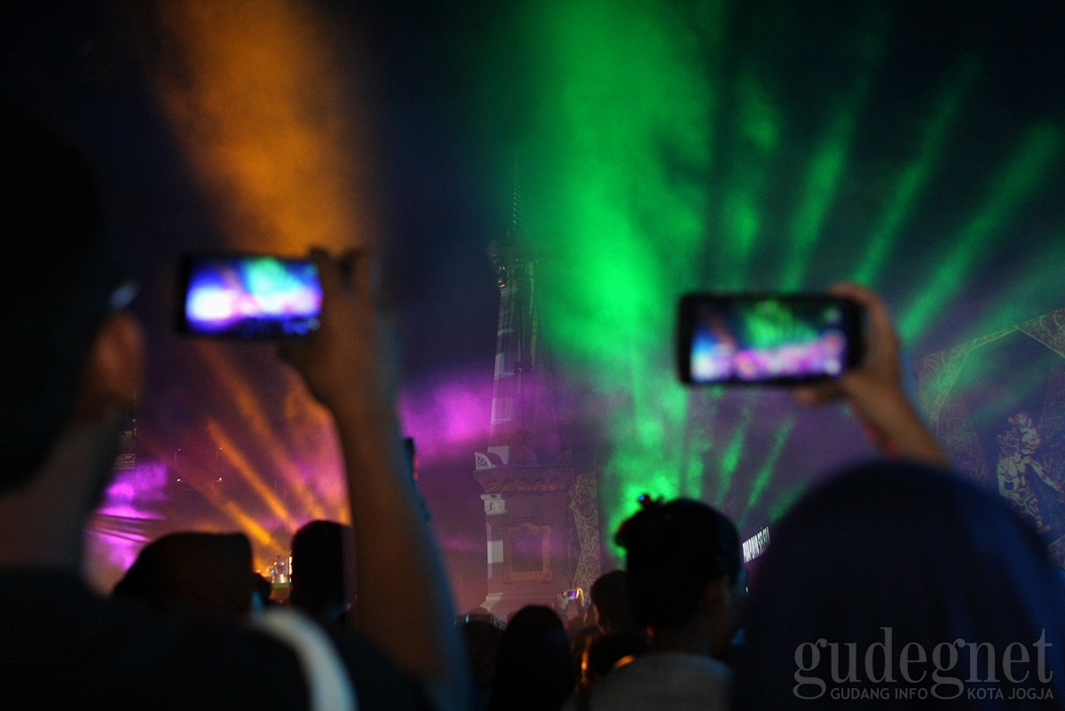 Video Mapping HUT Ke-262 Yogyakarta Meriah Video Mapping HUT Ke-262 Yogyakarta Meriah