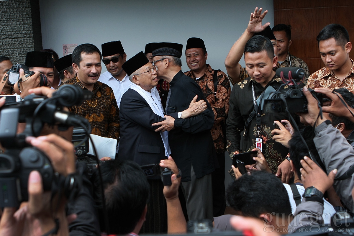 Kunjungan Persahabatan KH Ma'ruf Amin dan Buya Syafii Maarif Kunjungan Persahabatan KH Ma'ruf Amin dan Buya Syafii Maarif