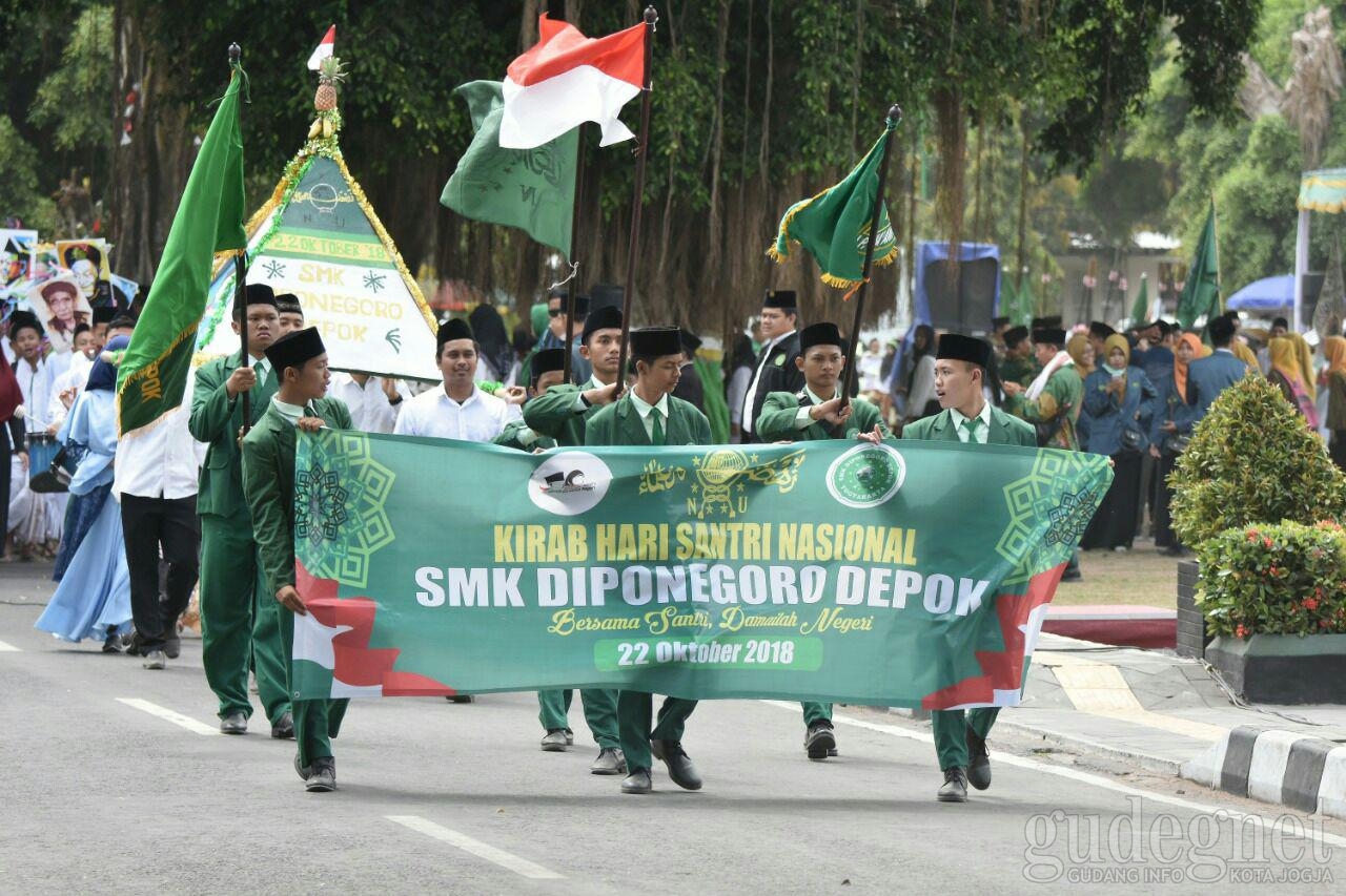 2.000 Santri Sleman Ikuti Peringatan Hari Santri Nasional 2.000 Santri Sleman Ikuti Peringatan Hari Santri Nasional