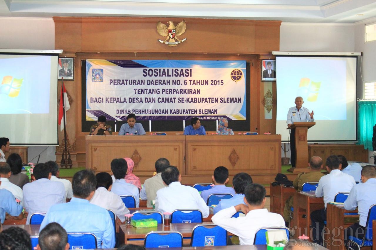 Kades dan Camat se-Sleman Ikuti Sosialisasi Perda Perparkiran Kades dan Camat se-Sleman Ikuti Sosialisasi Perda Perparkiran